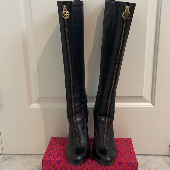 Women’s size 8 1/2 Tory Burch Boots - Picture 2 of 5